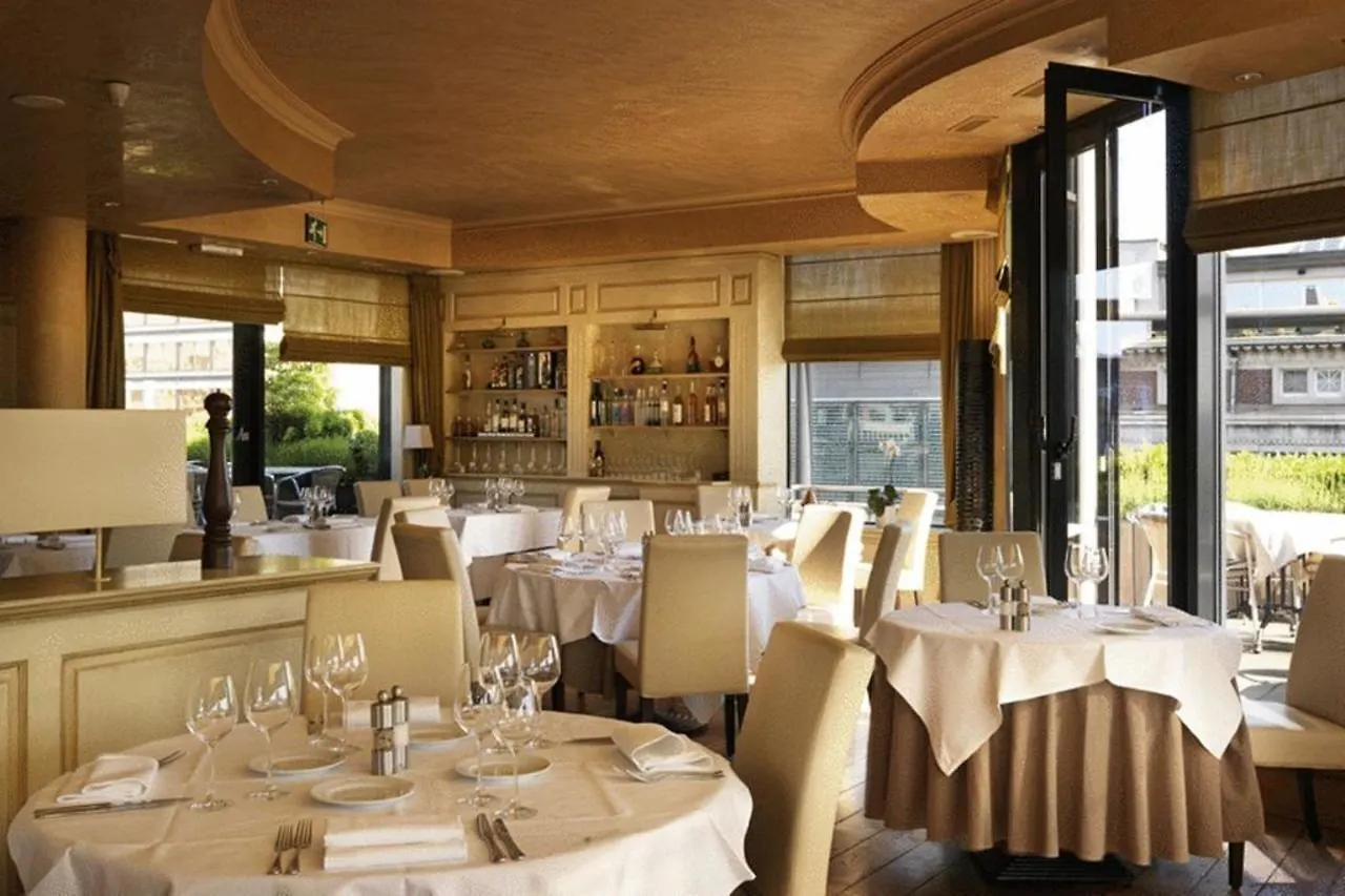 Hyllit Hotel Antwerp 4*,